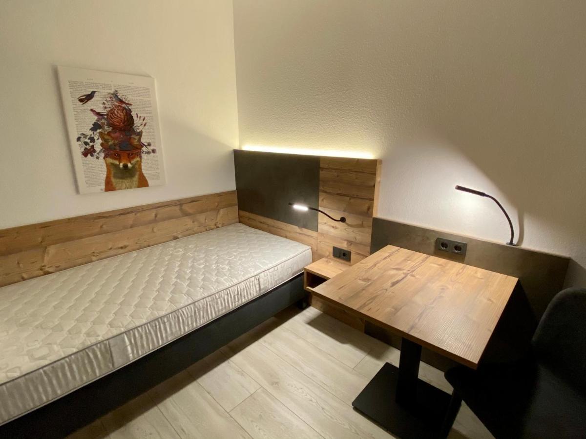 גוסלר Hostel Harzer Hof מראה חיצוני תמונה
